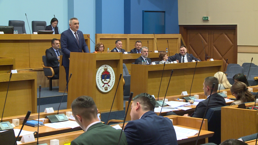 Ovakvim radom institucija građani u Srpskoj su ostavljeni da se sami snalaze!