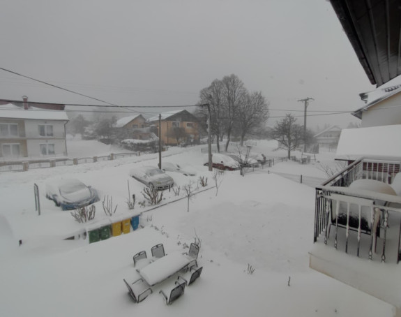 Snijeg i jak vjetar u Zagrebu, otkazana nastava u školama