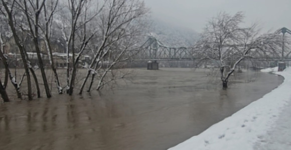Зворник: Дрина у кориту, поједина насеља без струје