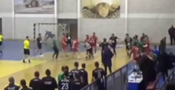 Pljevlja: Masovna tuča na parketu na utakmici (VIDEO)