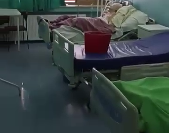 UKC RS prokišnjava, pacijenti prebačeni u suve prostorije (VIDEO)