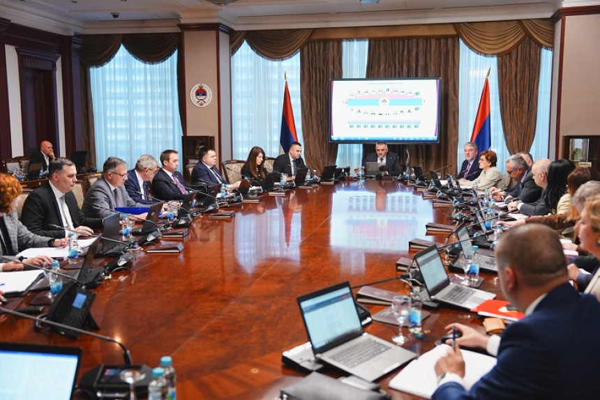 Kako Minićeva Vlada manipuliše svojim građanima