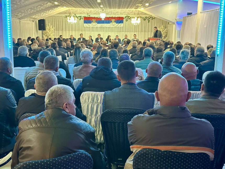 СДС Гацко: Не навлачите нам друге, ми не мијењамо дресове