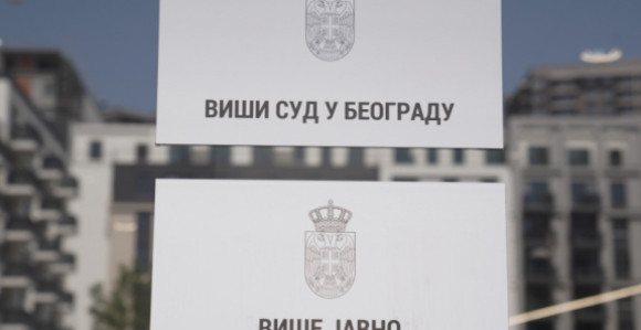 У згради Ректората пиротехника, игле, шприцеви, брауниле...