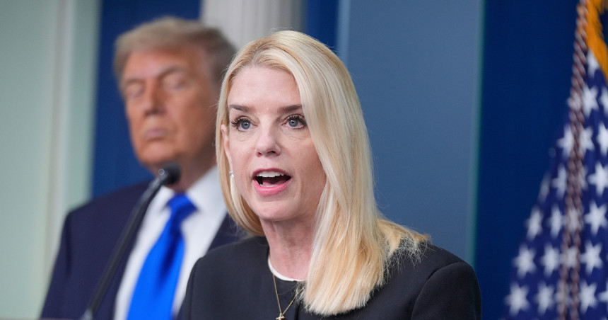 Трамп смијенио државну тужитељку Пем Бонди