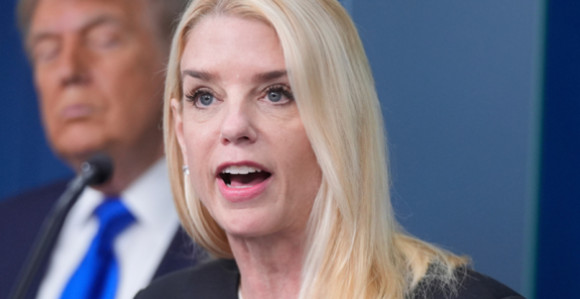 Трамп смијенио државну тужитељку Пем Бонди