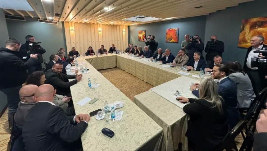 Opozicija u Republici Srpskoj lomi koplja preko leđa SDS-a