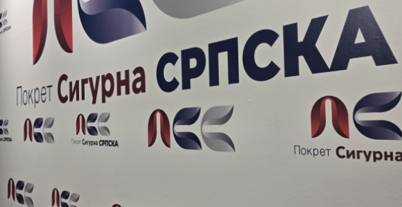 Како активисти СНСД-а понижавају пољопривреднике