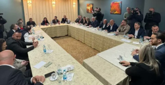 Opozicija u Republici Srpskoj lomi koplja preko leđa SDS-a