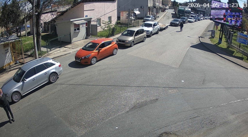 Velika gužva na granici u Gradišci, očekuje se veća