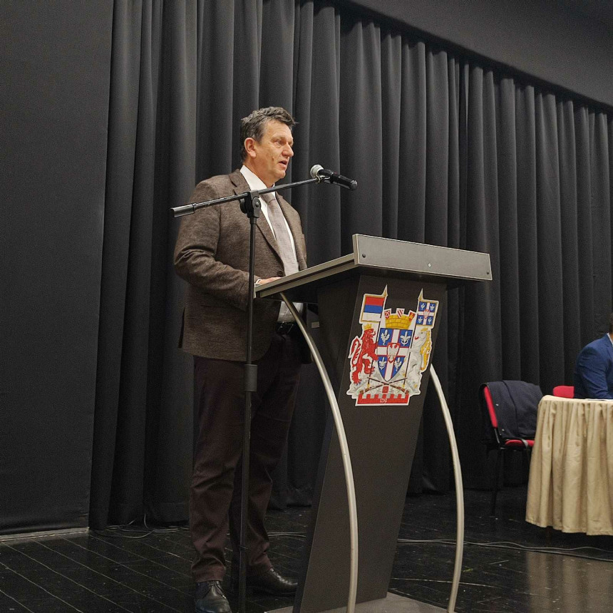 Mladim ljudima treba optimizam, a zrelim i starijim sigurnost