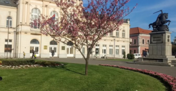 Sunčano i toplo vrijeme, na jugu prolazna oblačnost