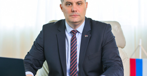 Nezakonita isplata dodatka na platu u ministarstvu