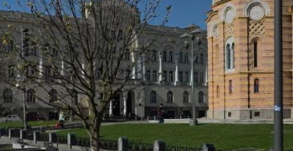 Сунце измамило Бањалучане, баште кафића крцате