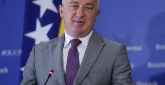 Dok tužioci "spavaju", komisija otkriva nove afere