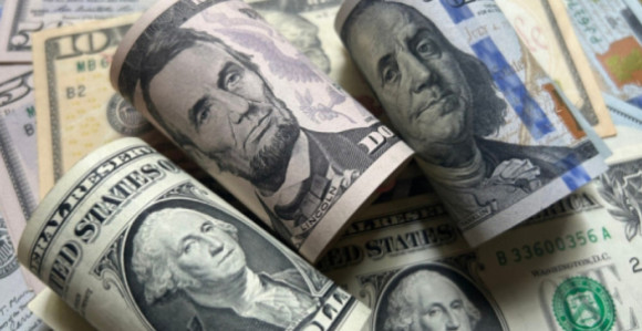 Američki dolar naglo oslabio, evo šta se dešava sa evrom