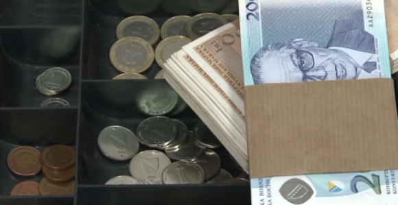 Колике су пензије у Републици Српској, а колике у ФБиХ?