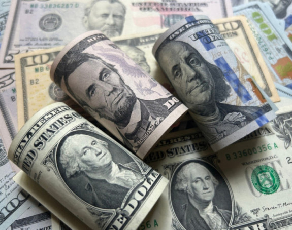 Američki dolar naglo oslabio, evo šta se dešava sa evrom