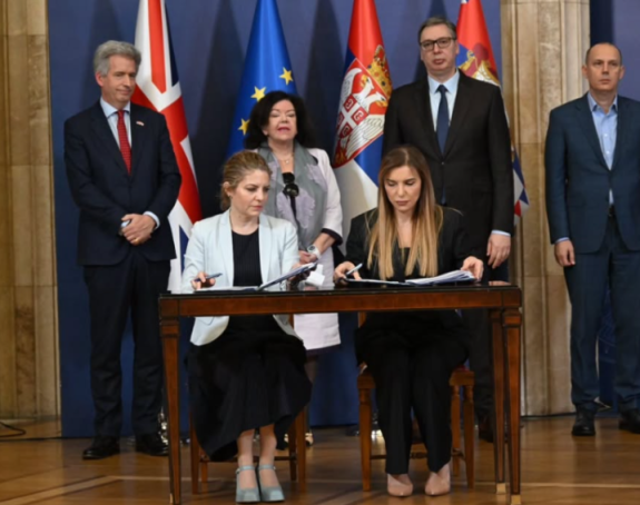 Vučić: Obezbijeđeni su najbolji lijekovi za najteža oboljenja