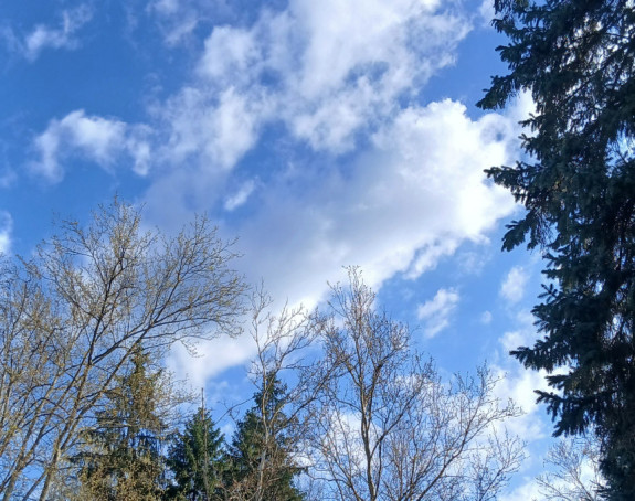 Prije podne sunčano i toplo vrijeme, kasnije oblačno