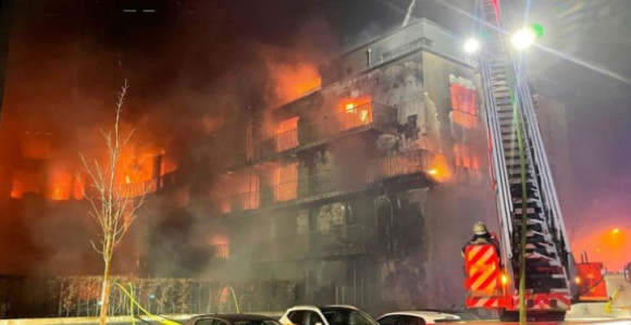 Milano: Veliki požar izbio u hostelu, 80 osoba evakuisano