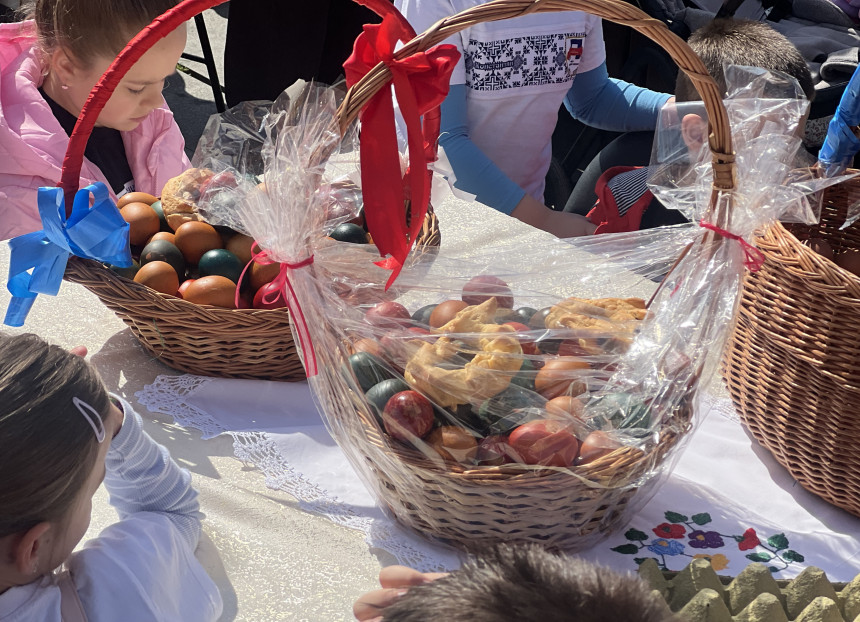 Banjaluka: Mališani učili tradicionalno šaranje jaja