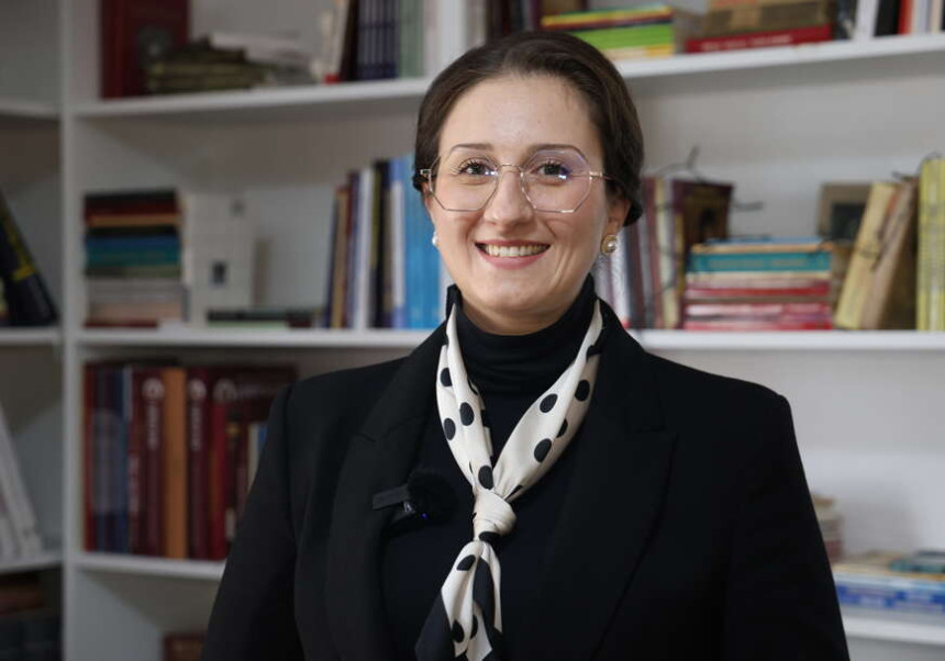 Popadija i doktorica anđeoskog glasa - Nikolina Rosić