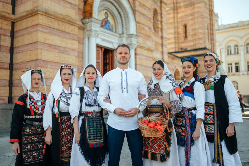 Neka nas Vaskrs nauči vjeri, ljubavi, slozi i zajedništvu