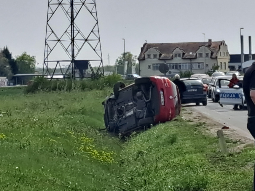 Незгода у Бијељини, тренутно отежано одвијање саобраћаја