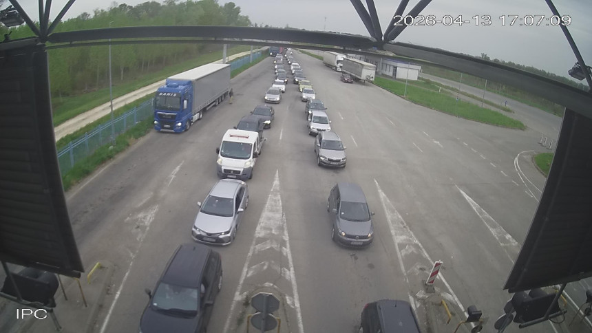 Потребно стрпљење: Колоне на граници са Хрватском и Србијом