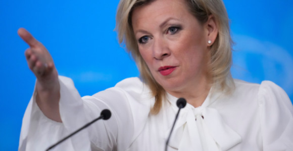 Drama na pomolu: Zašto je Zaharova optužila Klintonovu?