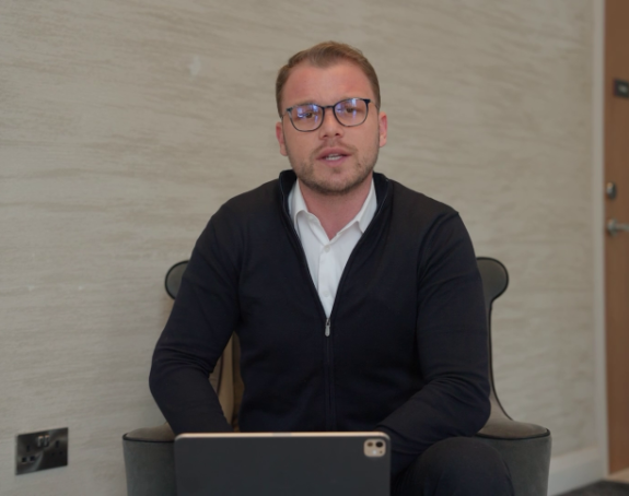 Stanivuković poručio Miniću: Želim TV duel prema svjetskim standardima, a ne onaj koji vi sa režimom režirate (VIDEO)