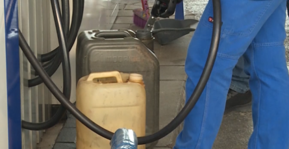 Politička igra akcizama: Narodu se samo mažu oči?!