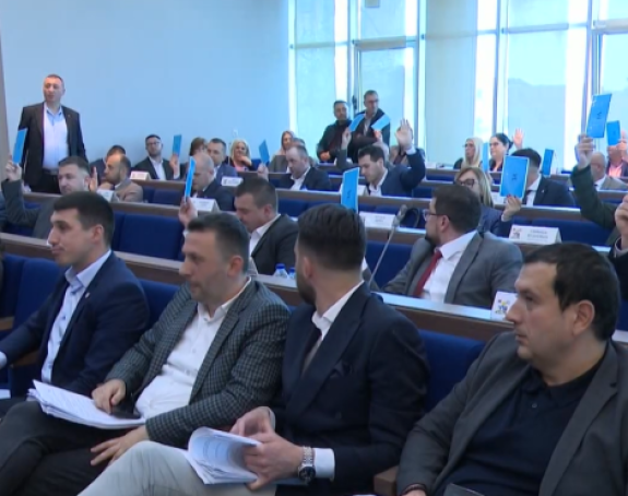 Sukob SNSD-ovaca u Bijeljini: Šamaraju jedni druge?!