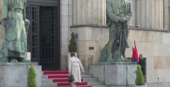 Шта заправо раде савјетници и колико коштају грађане?