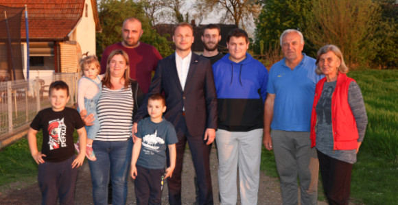 Stanivuković donirao ovce desetočlanoj porodici Nestorović