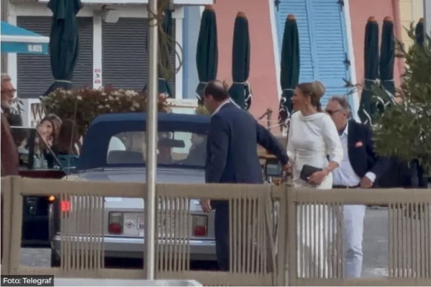 Ђина закаснила на мамино вјенчање са милионером