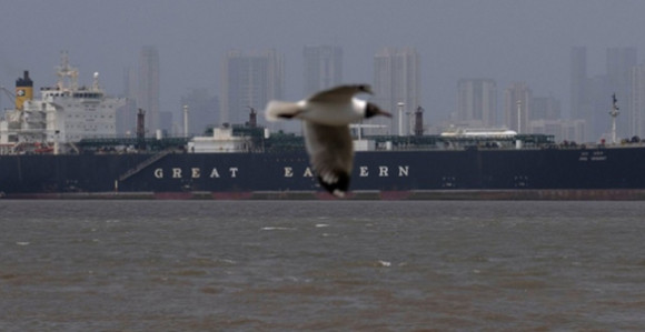 Teheran uvodi takse za prolaz brodova kroz moreuz