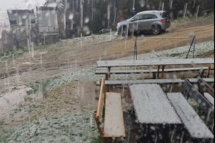 Jak vjetar sa ledom večeras protutnjao Slovenijom
