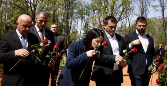 Jasenovac - Zavjet za vječnu slobodu i vjera u vaskrsenje