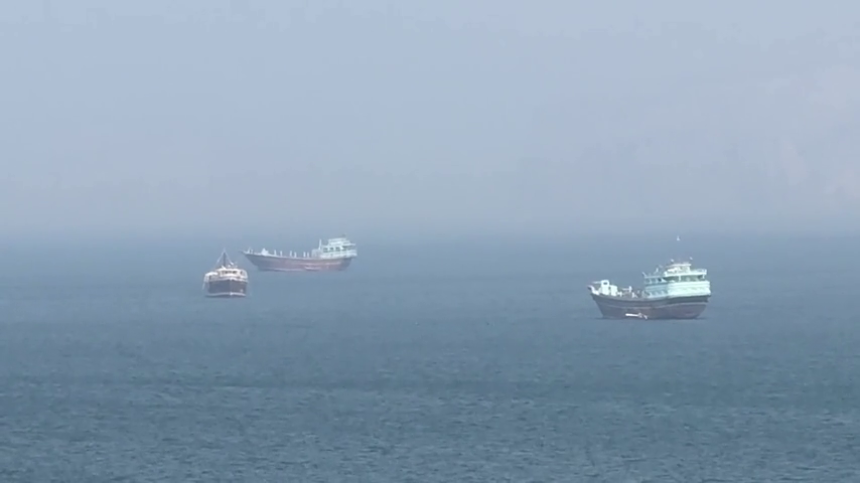 Више од 20 бродова прошло кроз Ормуски мореуз у суботу