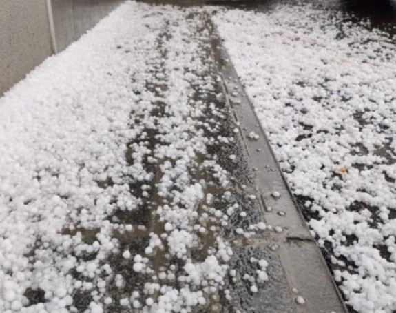 Snažno nevrijeme zahvatilo Bihać: Led prekrio ulice