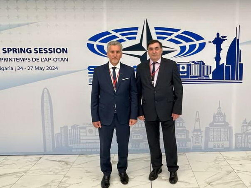 СНСД-ова власт незаустављиво корача у НАТО савез?