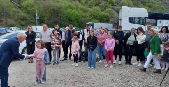 М:тел наставља да стипендира дјецу са Косова и Метохије