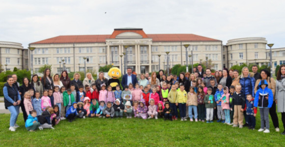 Садњом дрвећа обиљежен Дан планете Земље у Бијељини