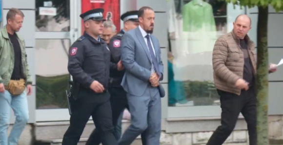 У Добоју ухапшен адвокат из Теслића због трговине утицајем