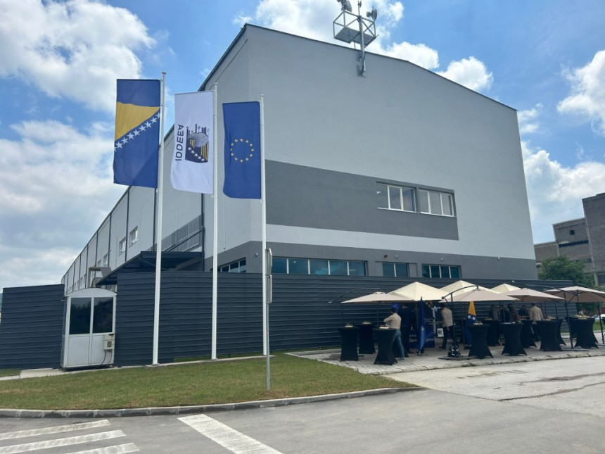 Хитно упозорење ИДДЕЕА: Грађанима стижу лажне поруке