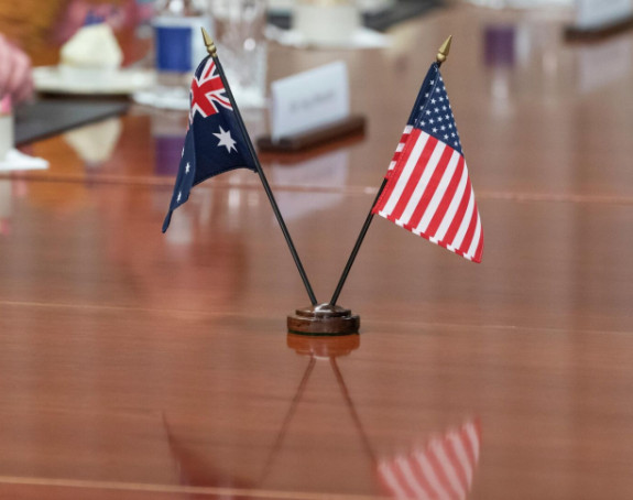 Kakav gaf: Australijske zastave postavljene umjesto britanskih pred posjetu kralja Čarlsa SAD