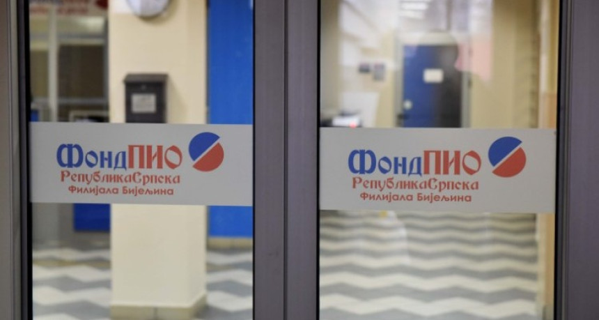 Хитно се огласили из Фонда ПИО: Исплата пензија обустављена