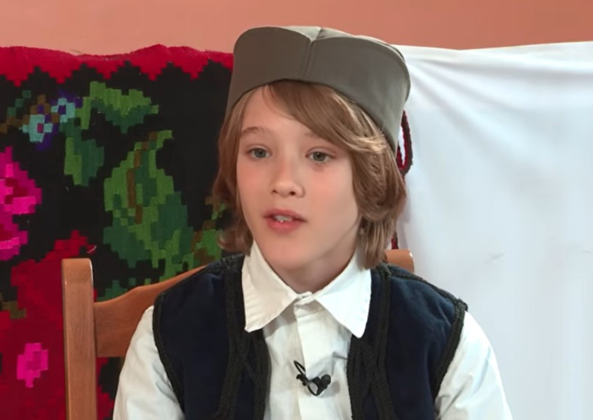 Популарном дјечаку који је хеклао ћилим хаковали профил